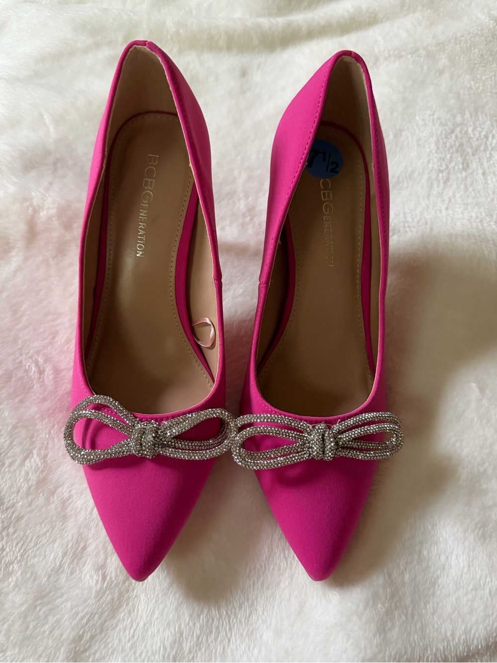 NWOT BCBGeneration Women's Hot Pink Pointed Toe Rhinestone Bow Pumps